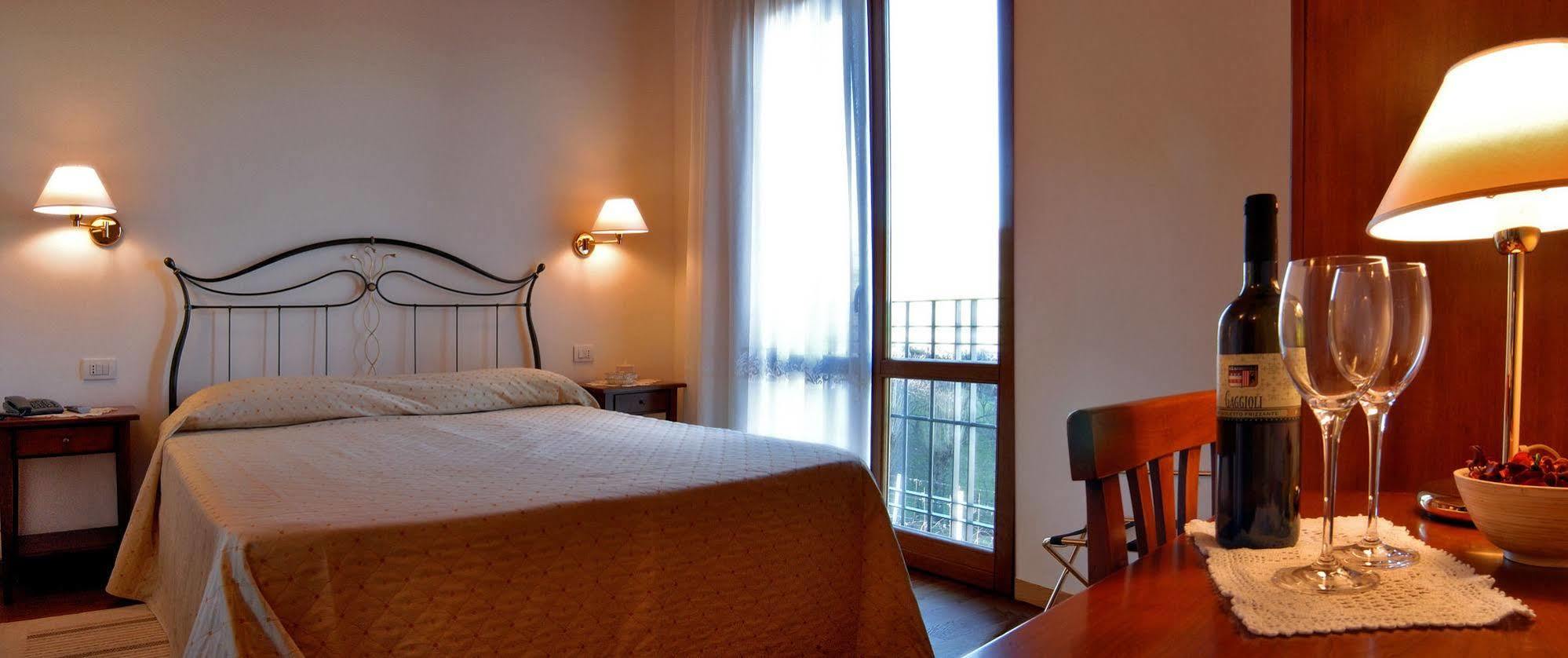 Agriturismo Gaggioli Borgo Delle Vigne Дзола-Предоза Экстерьер фото